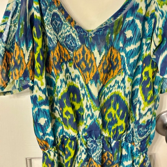 Colorful Ikat Patterned Top - Picture 2 of 9